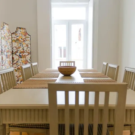 Light Filled 2br In Artsy Quarter Апартаменты *